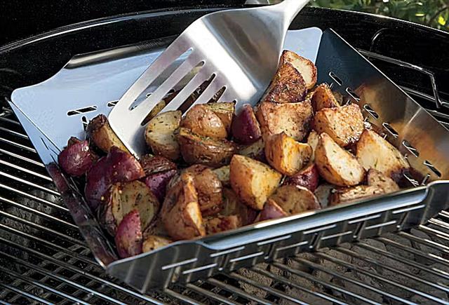 Parts for Char-Broil RED Grills: Large Grilling Basket - Stainless Steel - (15in. x 13-1/2in. x 2-1/4in.)